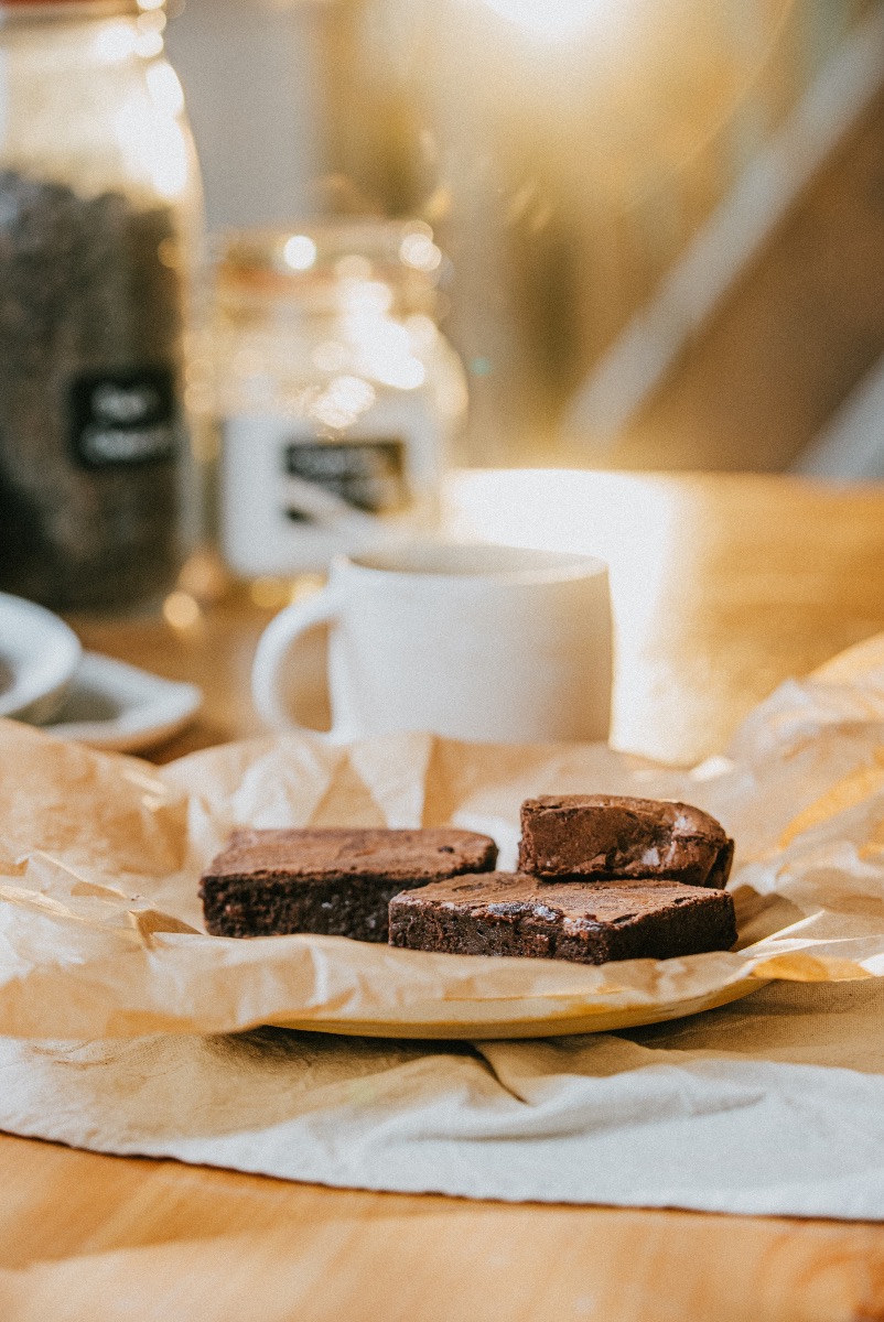 the pact brownie box of 6
