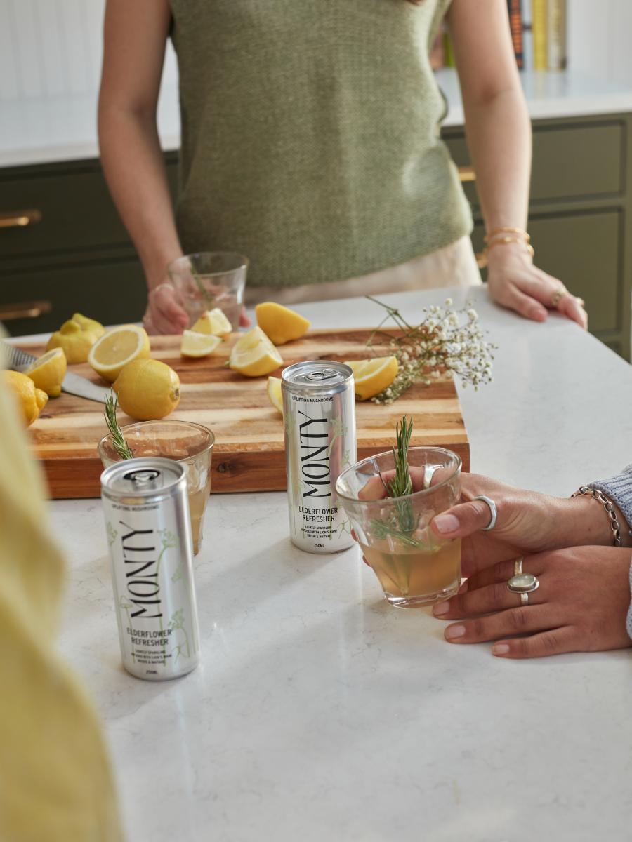 Lion's Mane, Reishi & Maitake mushroom social soda - clarity, calm & connection - Elderflower Sparkling